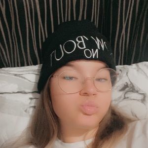 Meet your Posher, Chloe